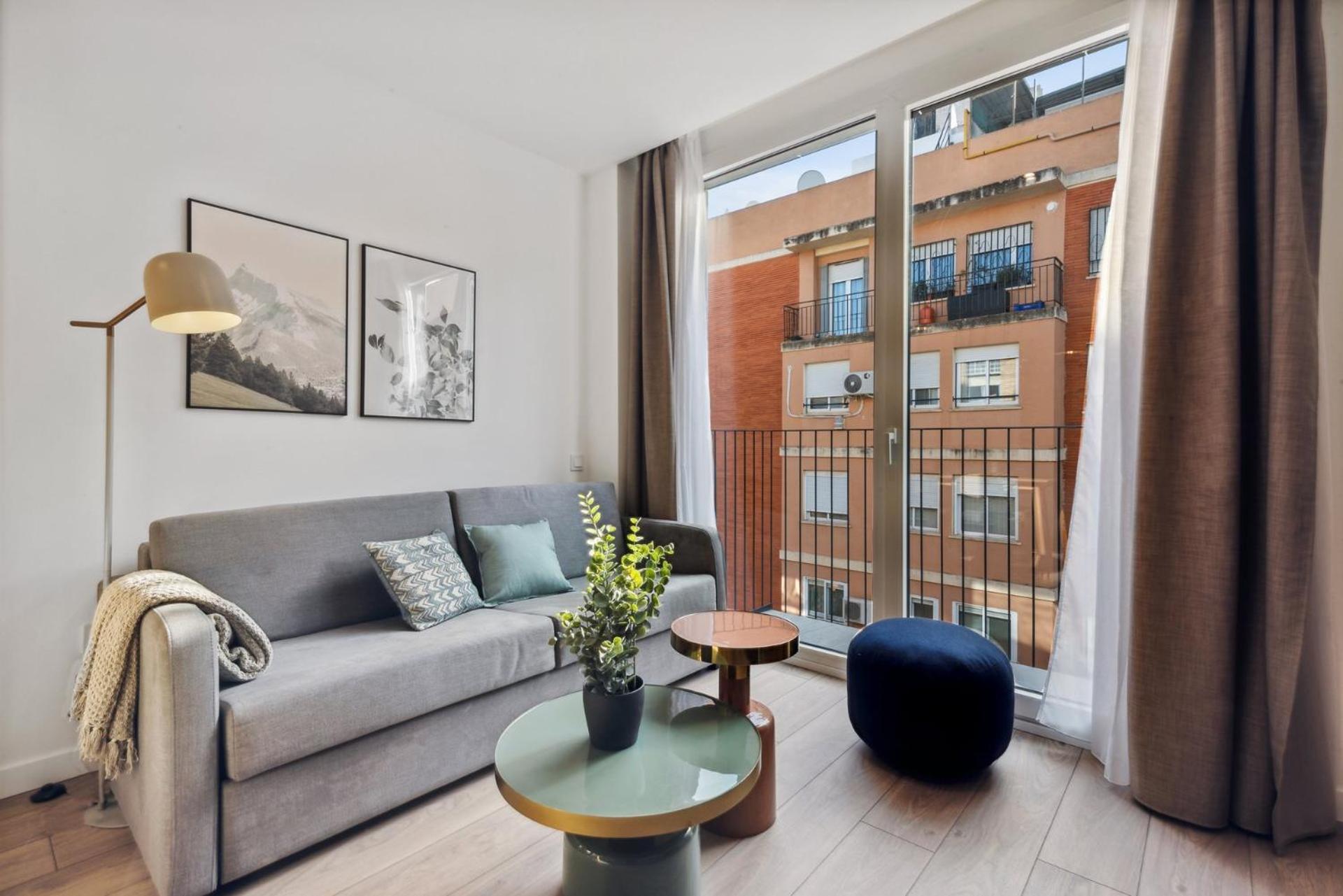 Limehome Valencia Carrer Del Pare Palau I Quer المظهر الخارجي الصورة