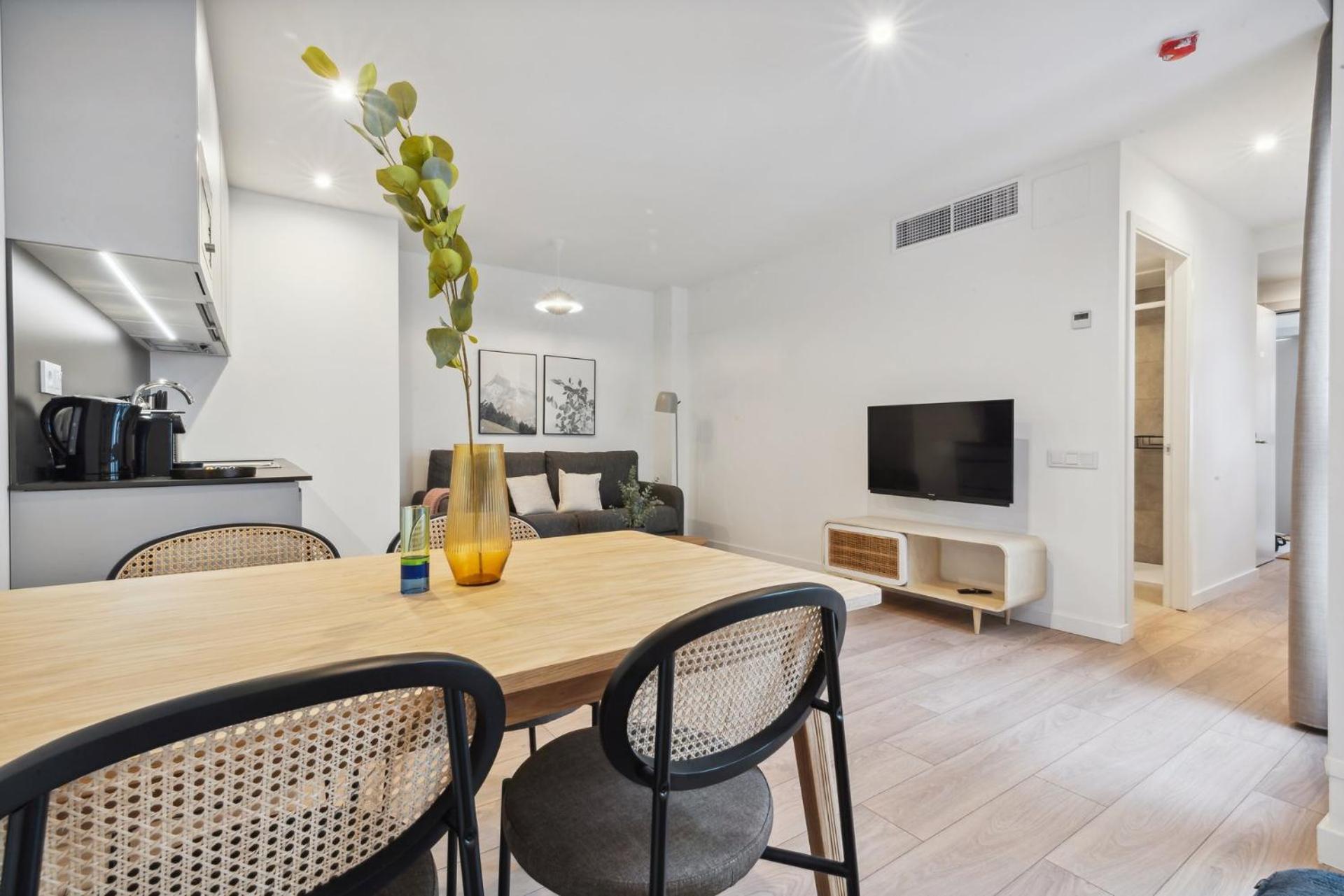 Limehome Valencia Carrer Del Pare Palau I Quer المظهر الخارجي الصورة