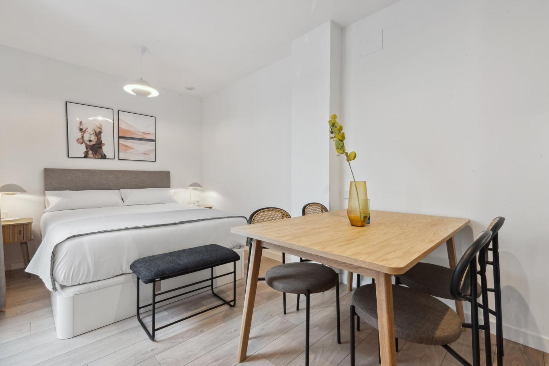 Limehome Valencia Carrer Del Pare Palau I Quer الغرفة الصورة